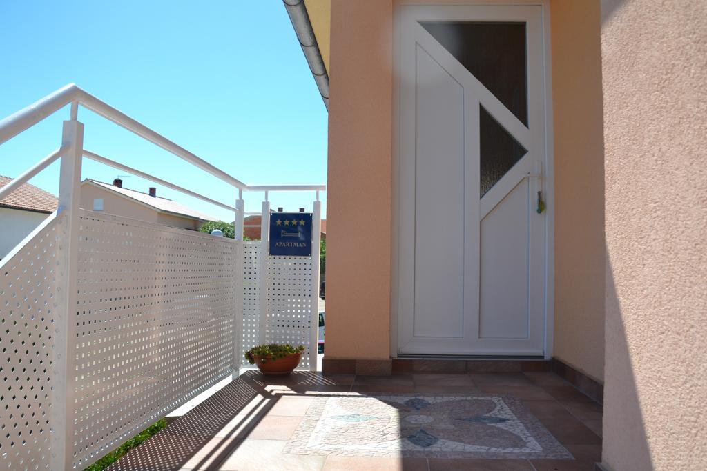 Apartment Klara Krk Town Kültér fotó